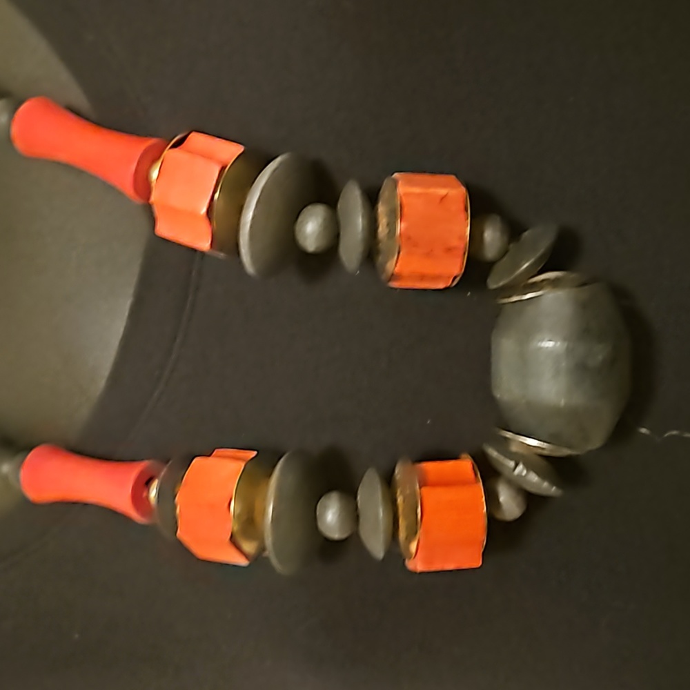 Vintage 30" Black and Red Chunky Wood Necklace. - Picture 2 of 6